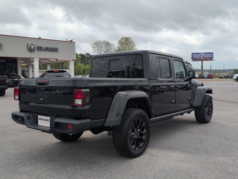 2025 Jeep Gladiator Nighthawk 4x4Image 7
