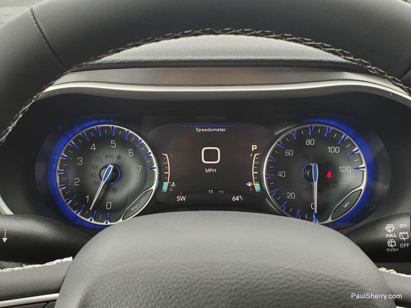 New 2025 Chrysler Pacifica SelectImage 26