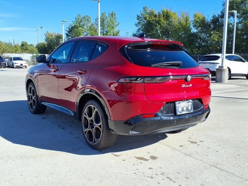 New 2025 Alfa Romeo Tonale IntensaImage 9