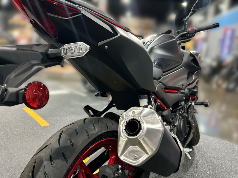 New 2025 Kawasaki Z500 SE ABS Image 27
