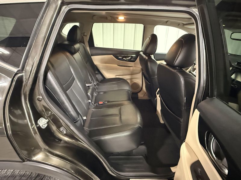 Used 2017 Nissan Rogue SLImage 11