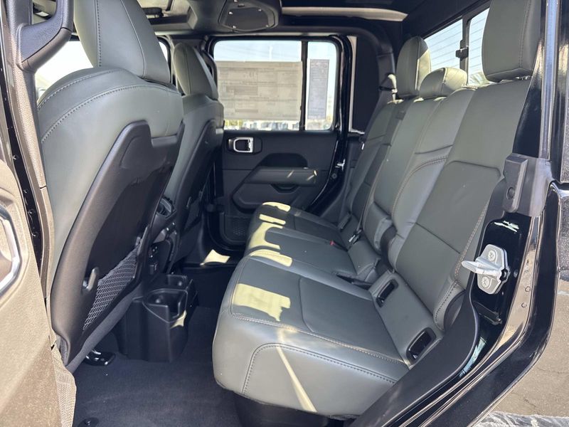 New 2026 Jeep Gladiator Mojave X 4x4