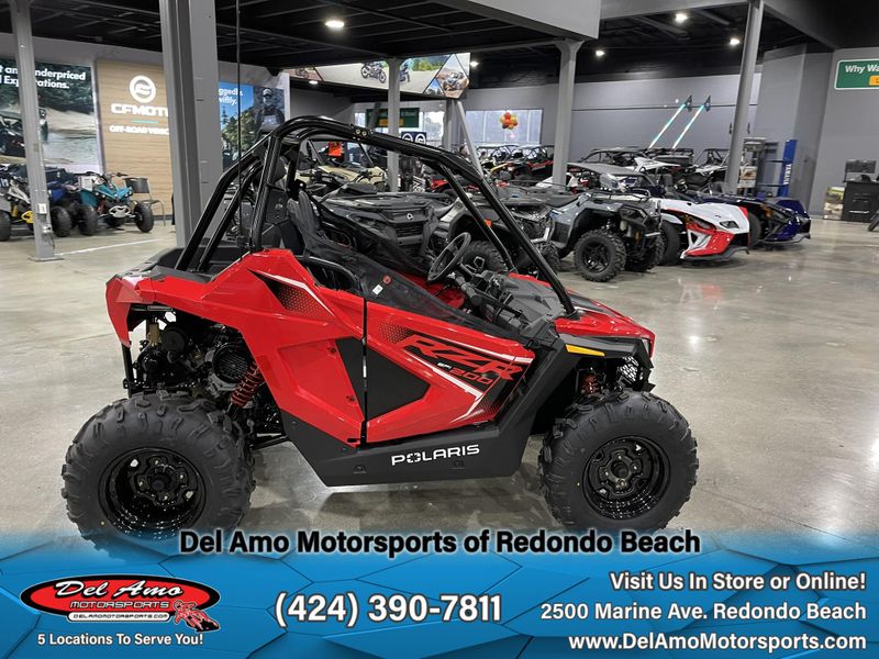 2025 Polaris RZR 200 EFIImage 25