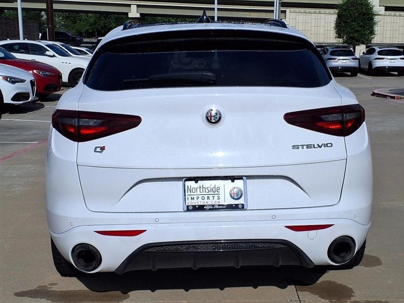 2022 Alfa Romeo Stelvio VeloceImage 14