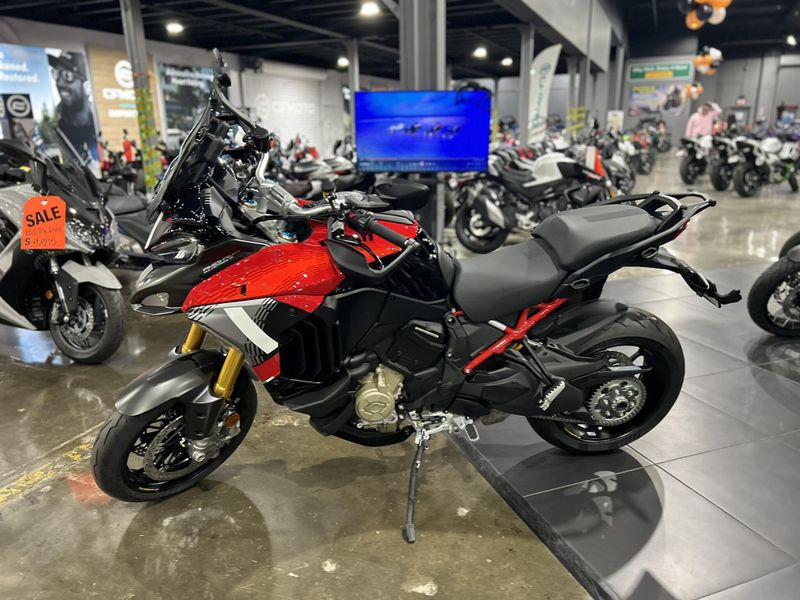 New 2026 Ducati MULTISTRADA V4 PIKES PEAK Image 4