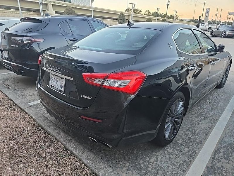 Used 2018 Maserati Ghibli Image 3