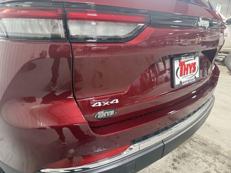 New 2025 Jeep Grand Cherokee Limited 4x4Image 5