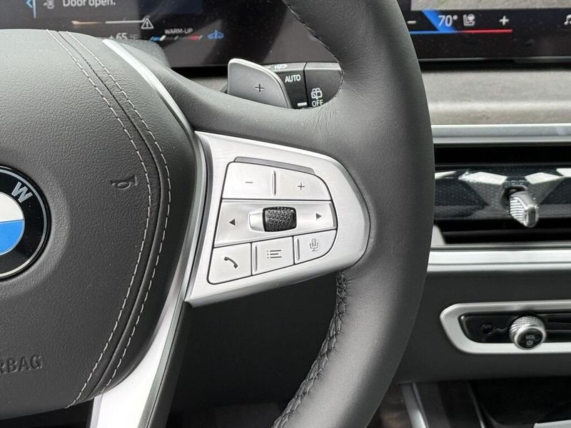 2025 BMW X7 xDrive40iImage 24
