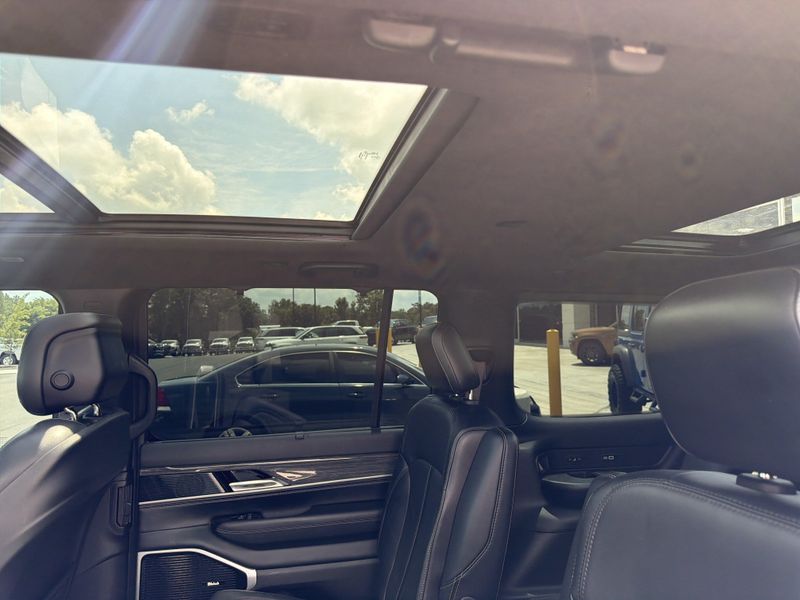 2022 Jeep Wagoneer Series IIIImage 50