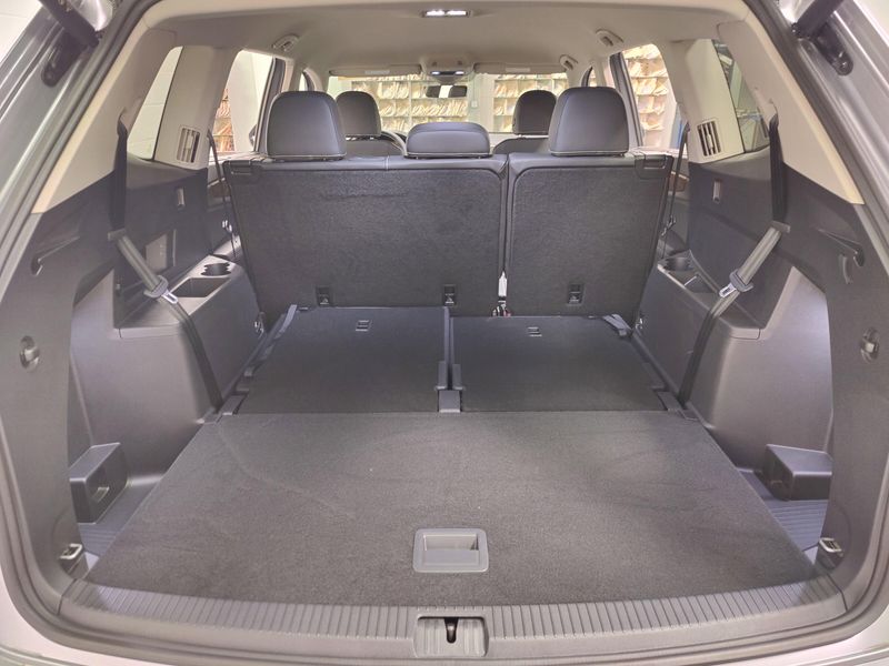 Used 2025 Volkswagen Atlas SE AWD w/Technology PkgImage 14