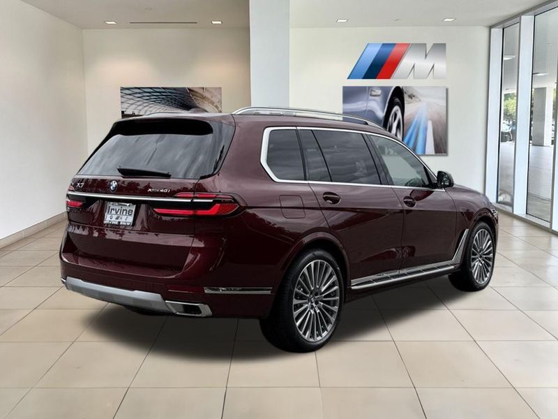 2025 BMW X7 xDrive40iImage 6