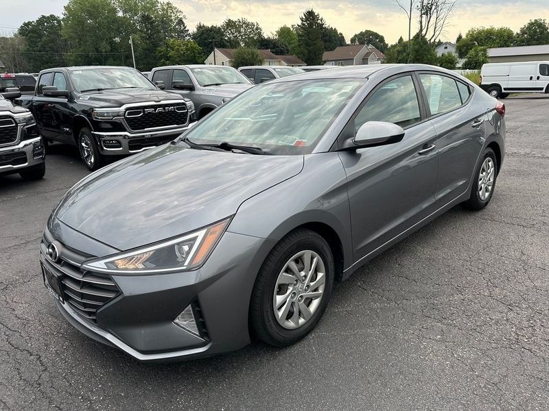 2019 Hyundai Elantra SEImage 8