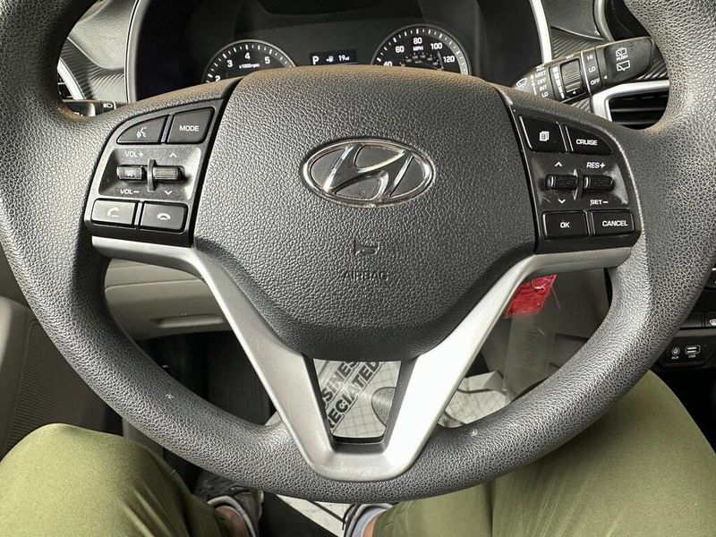 2020 Hyundai Tucson SEImage 3