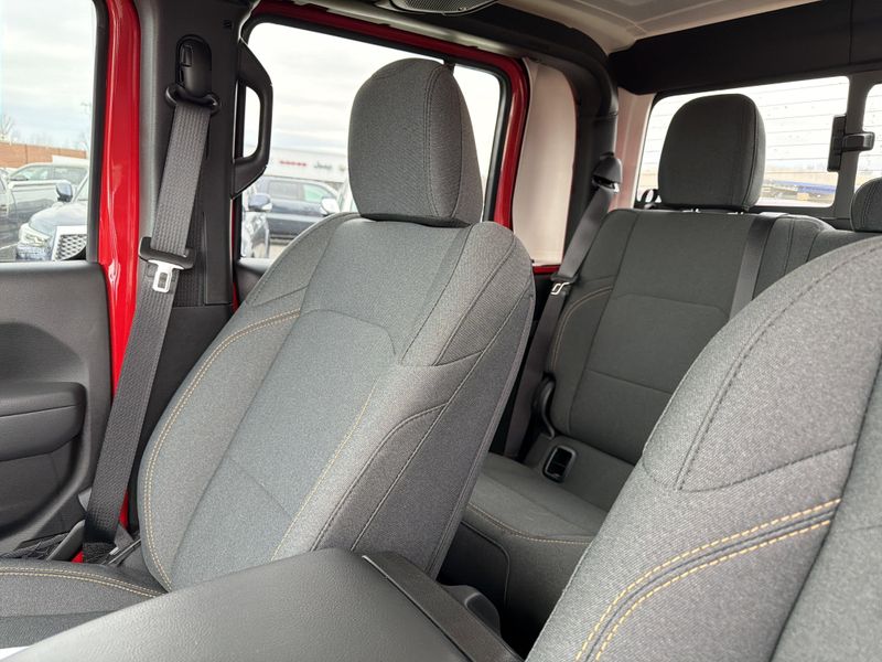 New 2026 Jeep Gladiator Sport S 4x4Image 30