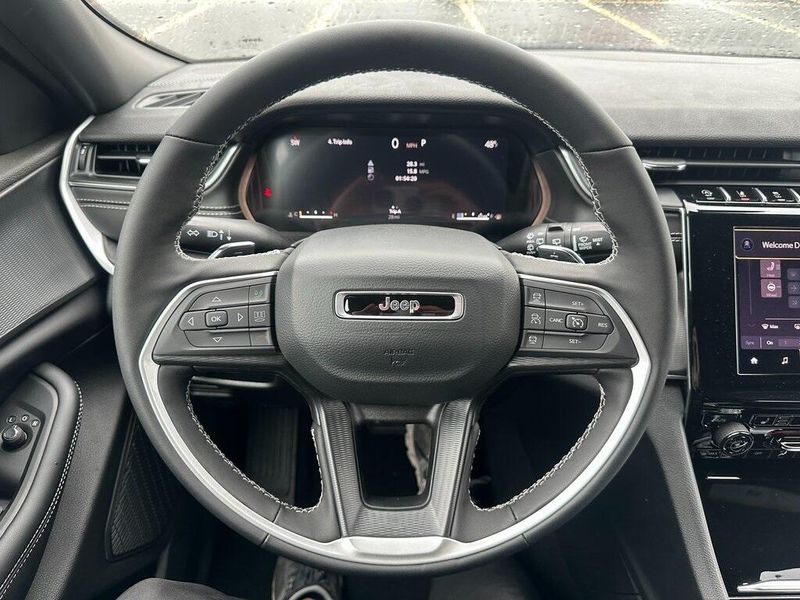 2025 Jeep Grand Cherokee Laredo X 4x4Image 2