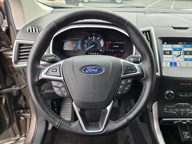 Used 2019 Ford Edge SEL FWD