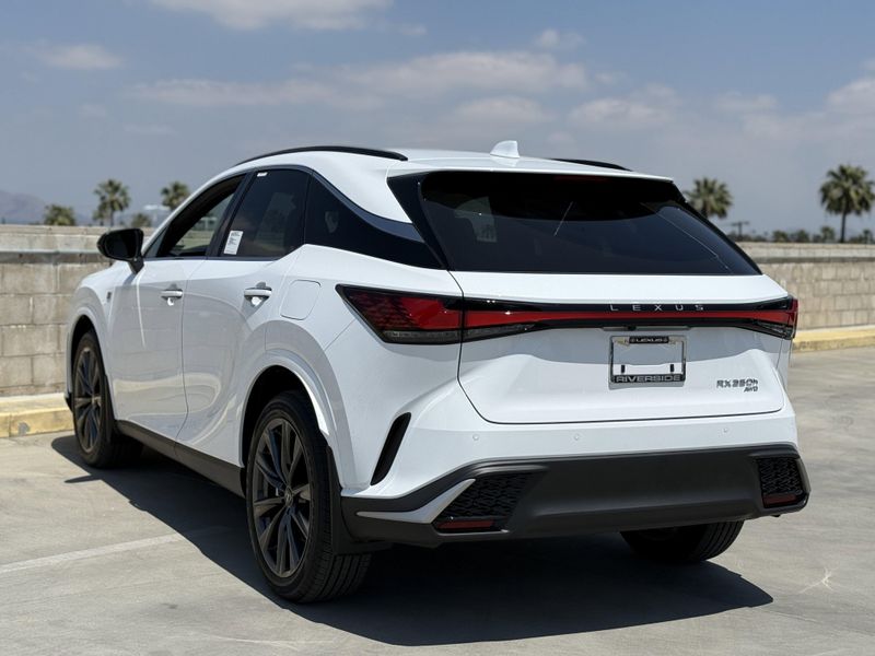 2025 Lexus RX Image 10