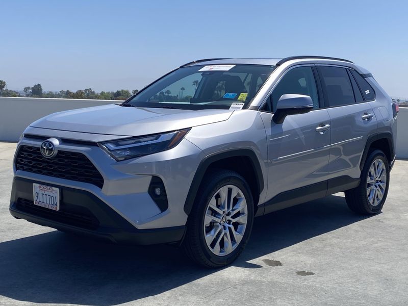 2024 Toyota RAV4 XLE PremiumImage 8