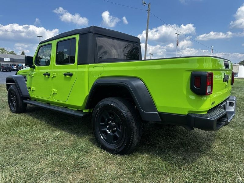 2021 Jeep Gladiator Sport photo 5