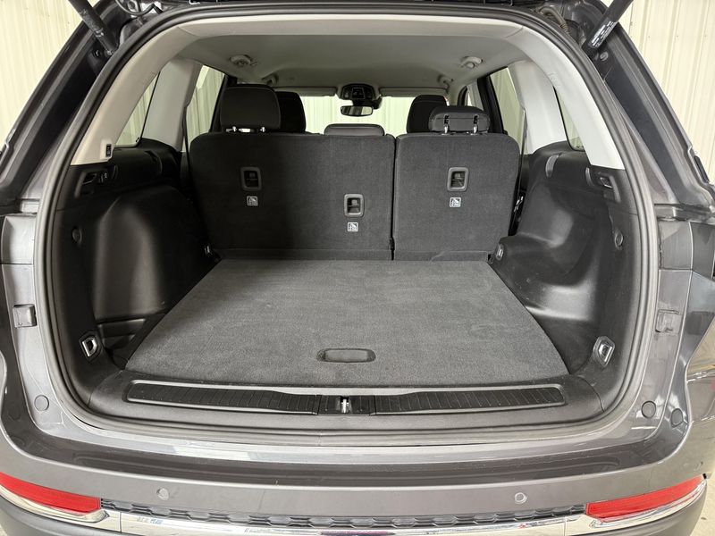 Used 2023 Jeep Grand Cherokee LaredoImage 8