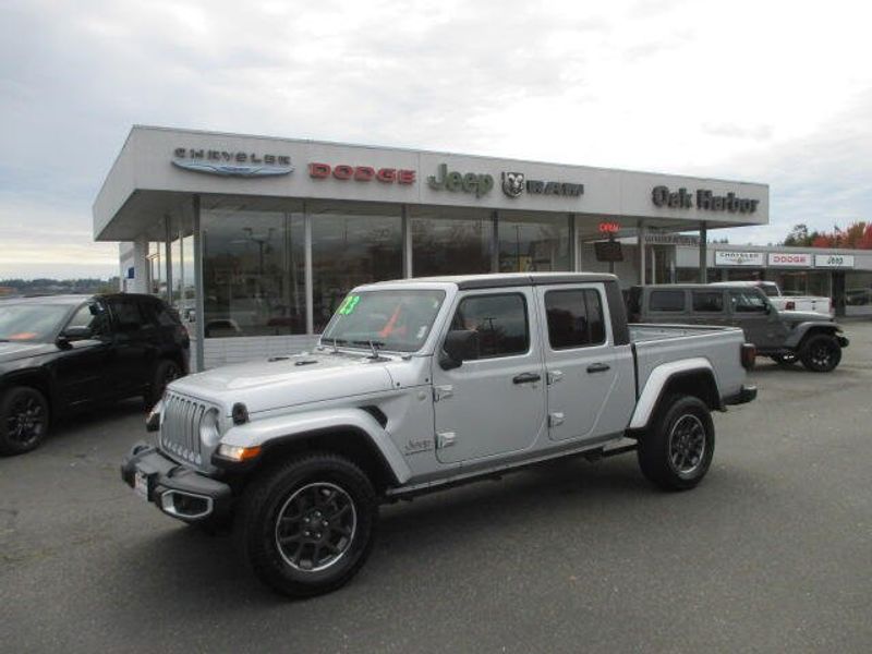 Used 2023 Jeep Gladiator OverlandImage 1