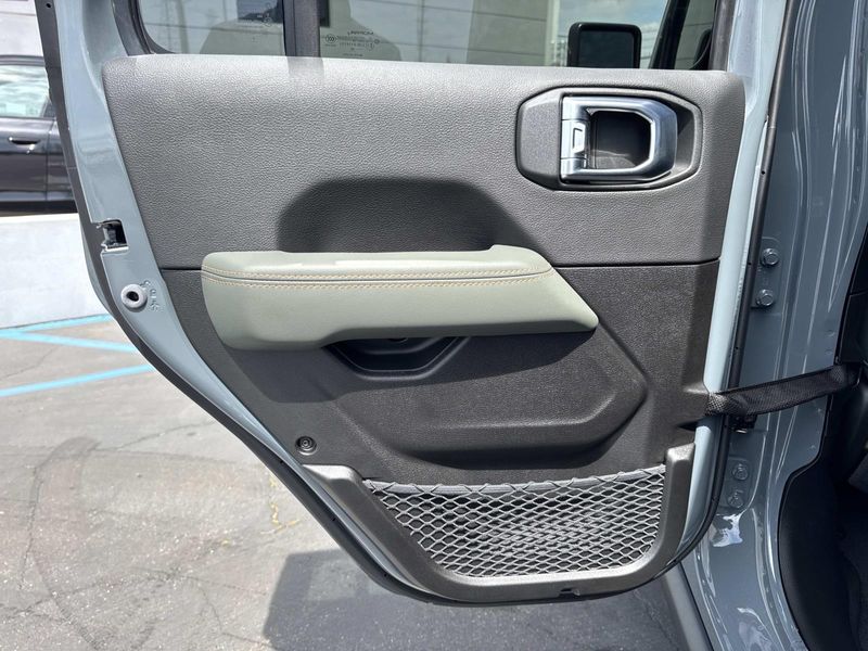 New 2026 Jeep Gladiator Mojave X 4x4
