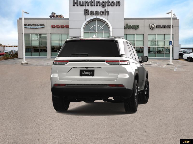 2025 Jeep Grand Cherokee Altitude 4x2Image 14