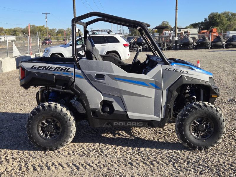 New 2027 Polaris GENERAL 1000 SPORT Image 5