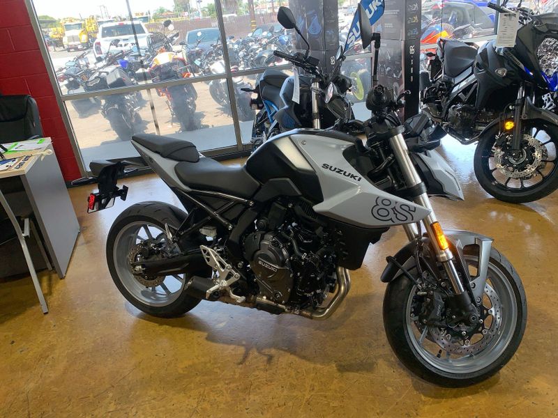 New 2024 Suzuki GSX-8S Image 14