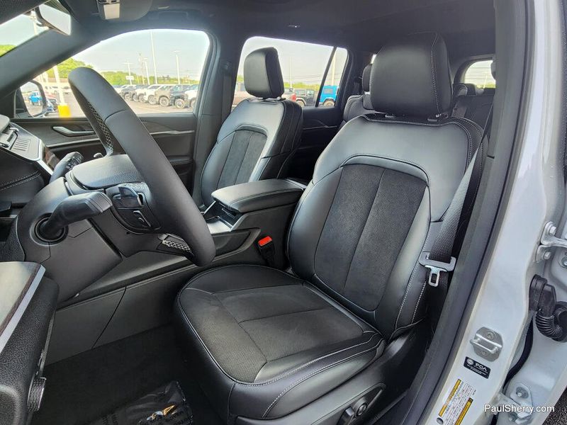 New 2026 Jeep Grand Cherokee L Laredo Altitude 4x4