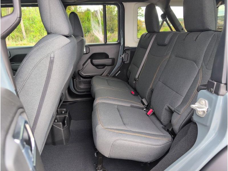 New 2026 Jeep Wrangler 4-door Sport SImage 29