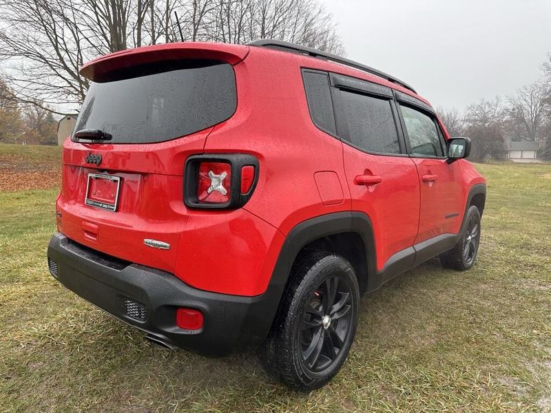 2021 Jeep Renegade Latitude photo 3