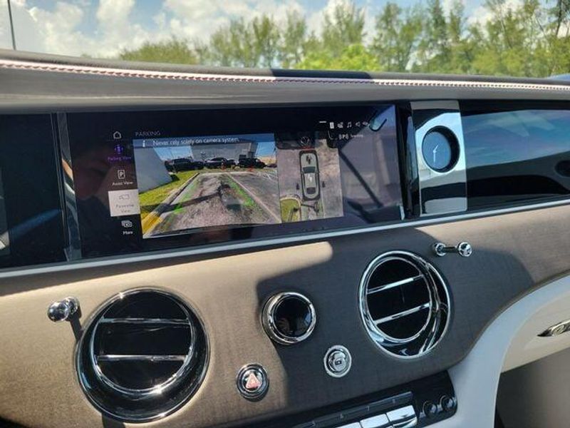 2025 Rolls Royce Spectre photo 25