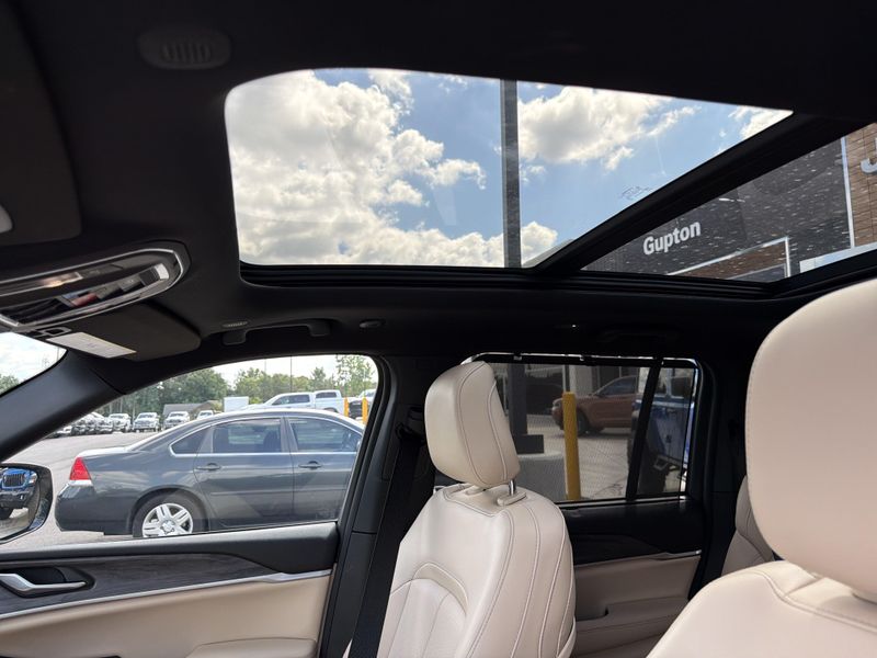 Used 2024 Jeep Grand Cherokee LimitedImage 37