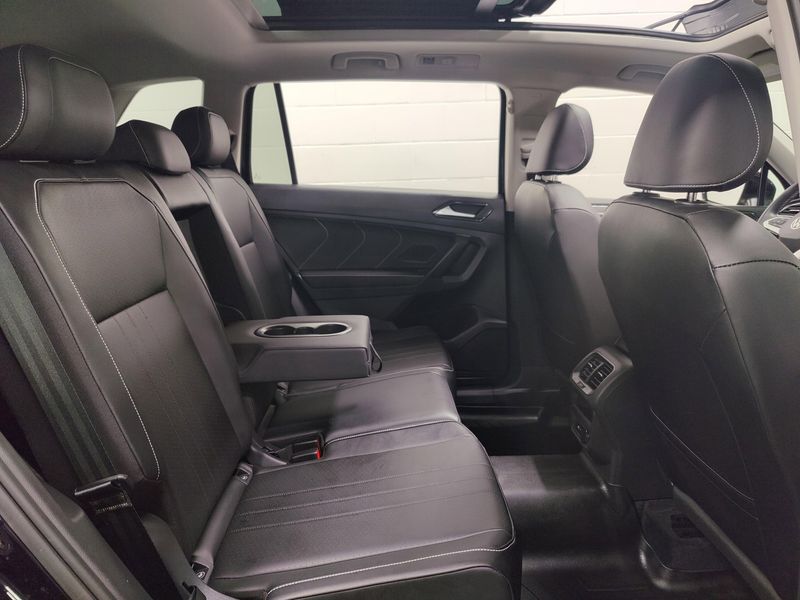 Used 2022 Volkswagen Tiguan SE AWD w/SunroofImage 14