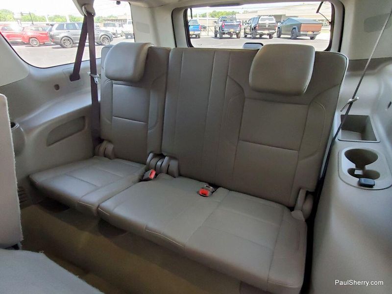 Used 2017 GMC Yukon XL SLTImage 5