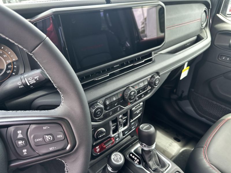 New 2025 Jeep Gladiator Rubicon X 4x4Image 28