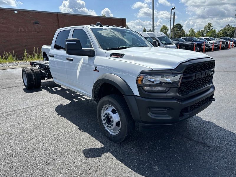 2024 RAM 5500 Tradesman Chassis Crew Cab 4x4 84