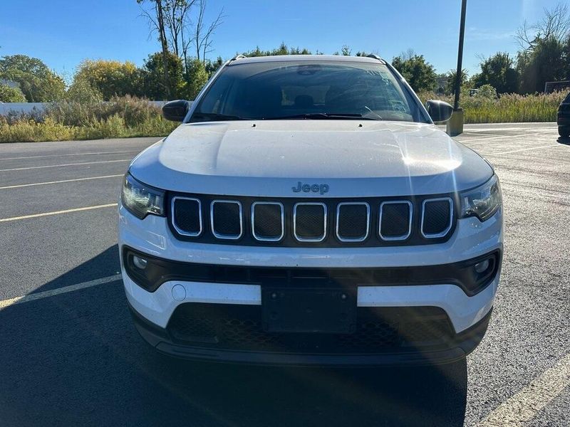 2022 Jeep Compass Latitude photo 3