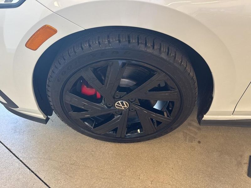 2023 Volkswagen Golf GTI 2.0T SE