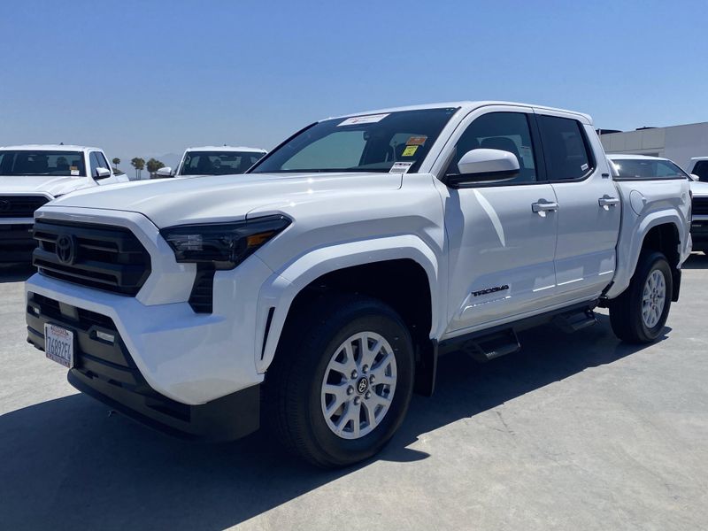 Used 2025 Toyota Tacoma SR5Image 6