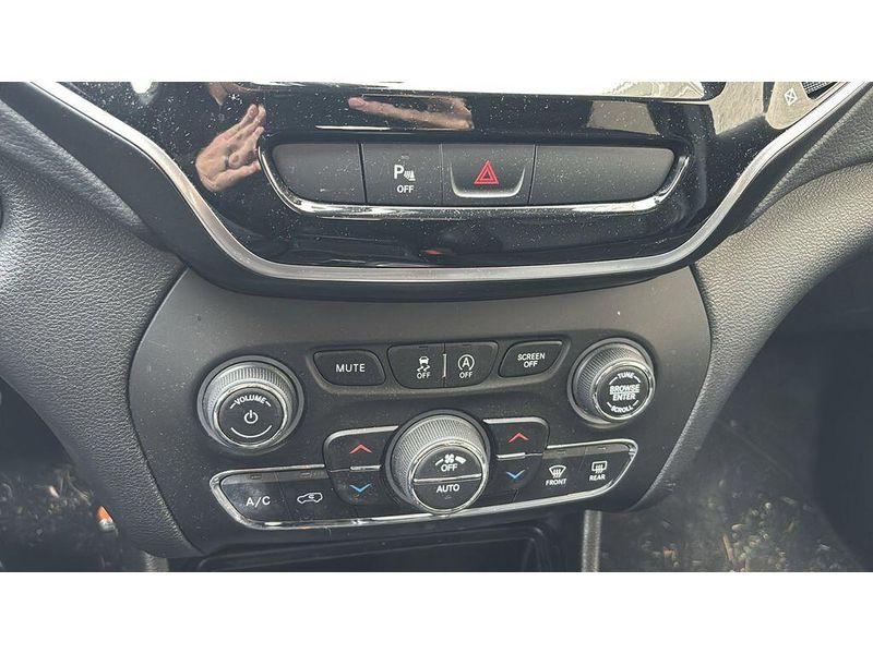 Used 2020 Jeep Cherokee LimitedImage 13