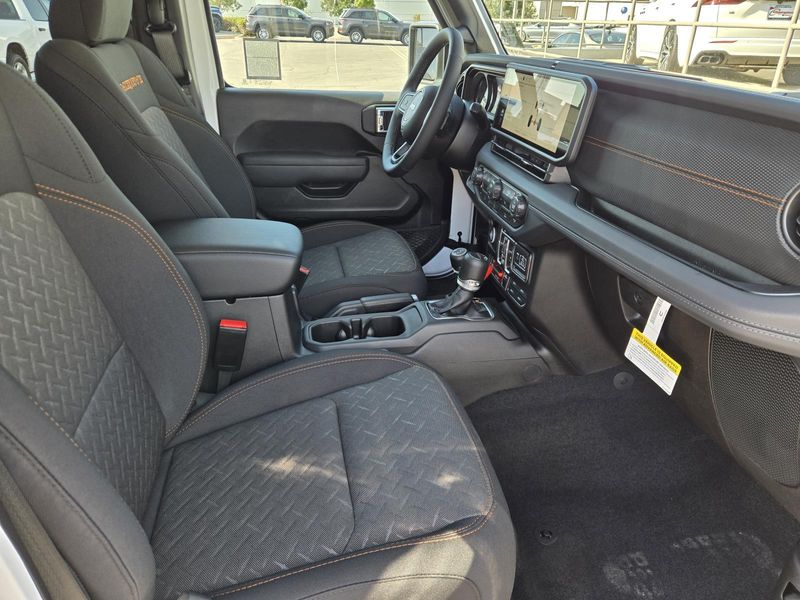 New 2026 Jeep Gladiator Mojave 4x4
