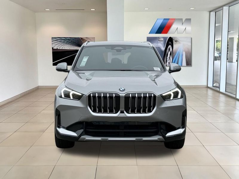 2025 BMW X1 xDrive28iImage 3