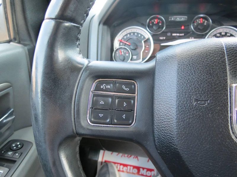 Used 2019 RAM 1500 Classic SLT 4x4 4dr Crew Cab 5.5 ft. SB PickupImage 17