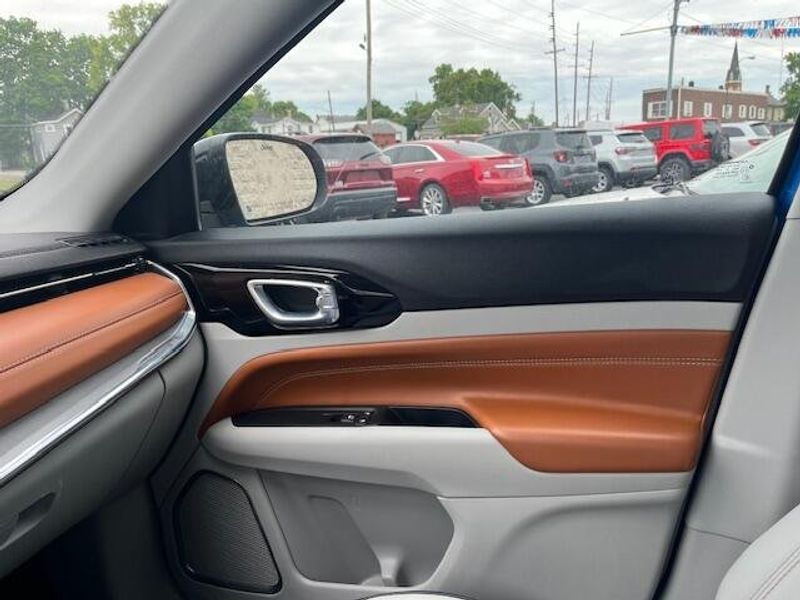 2022 Jeep Compass Image 5