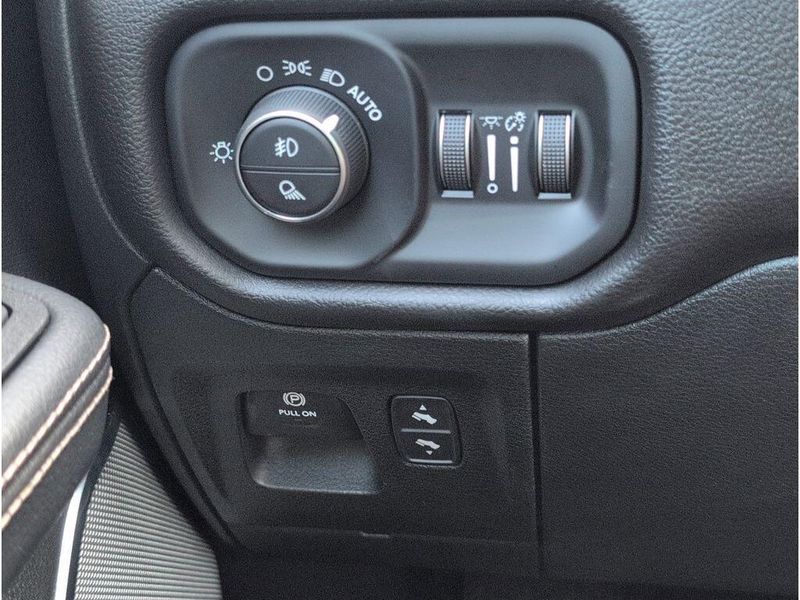 New 2025 RAM 1500 Laramie Crew Cab 4x4 5