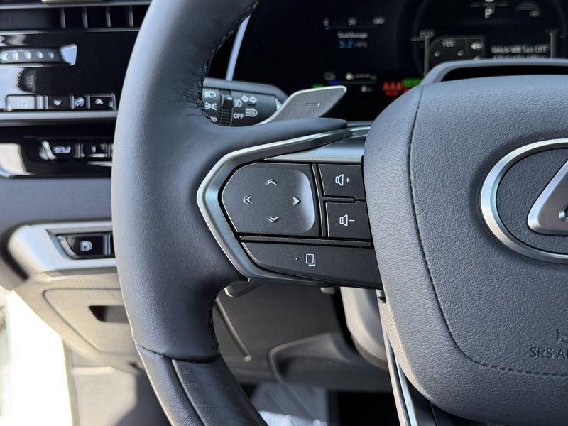 New 2026 Lexus RX 450h+ LuxuryImage 21