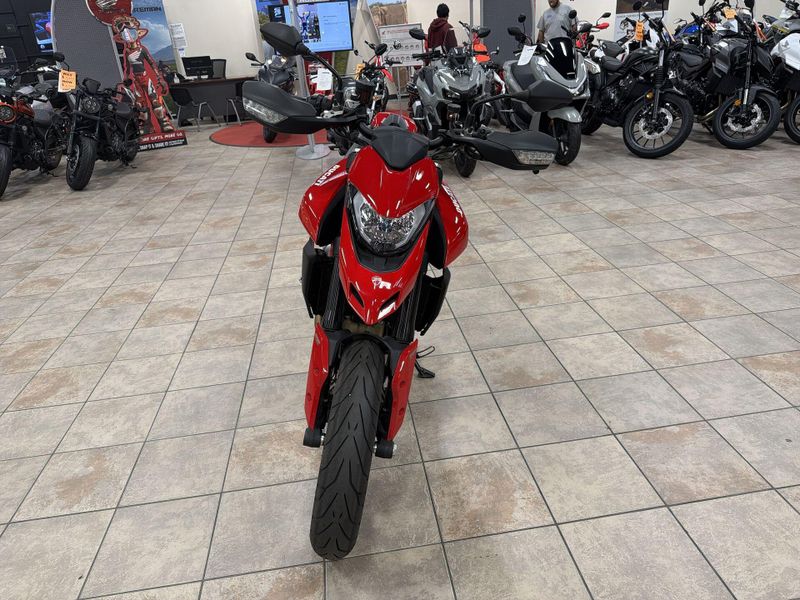 Used 2020 Ducati HYPERMOTARD 950 Image 12