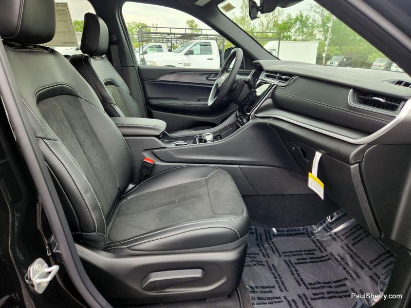 2025 Jeep Grand Cherokee L Altitude X 4x4Image 27